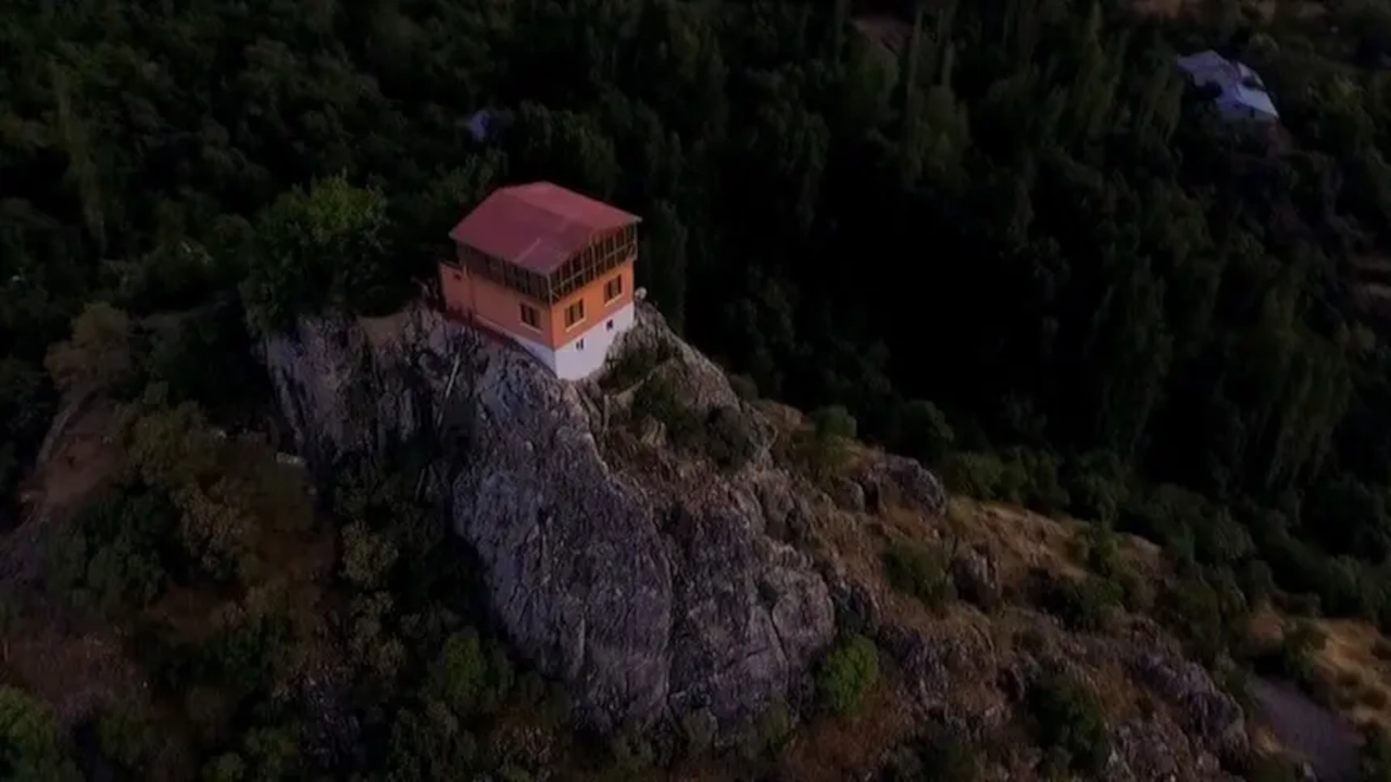 Meşhur ev artık satılık: Fiyatı dudak uçuklattı!