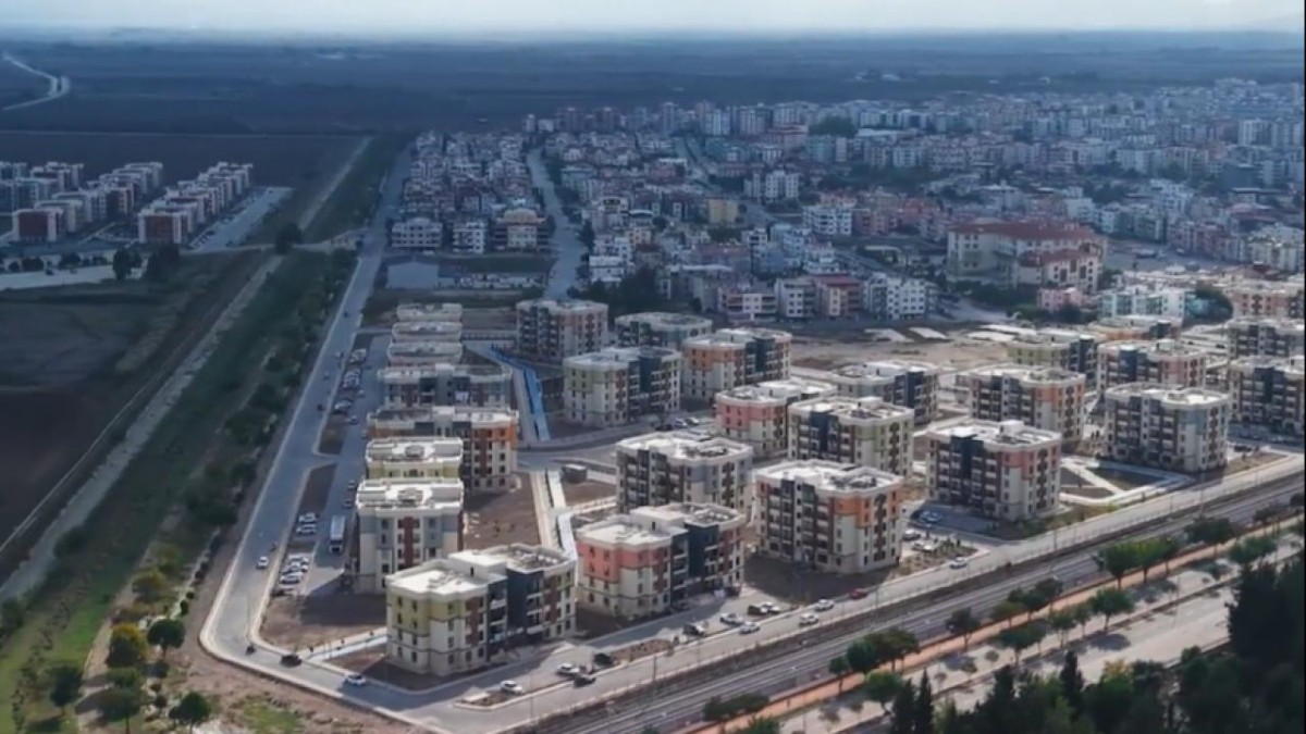 Adana'da 12 bin 73 konut ve köy evi inşa edildi