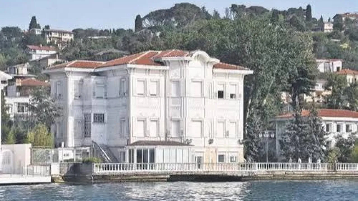 Faruk Yalçın'ın yalısı 15 milyon dolar 'indirimle' satışa çıkarıldı
