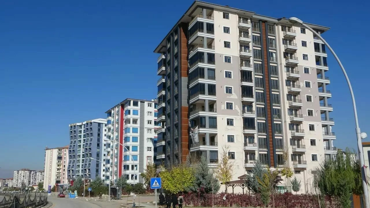 Uzmanı anlattı: Konut fiyatları düşecek mi?