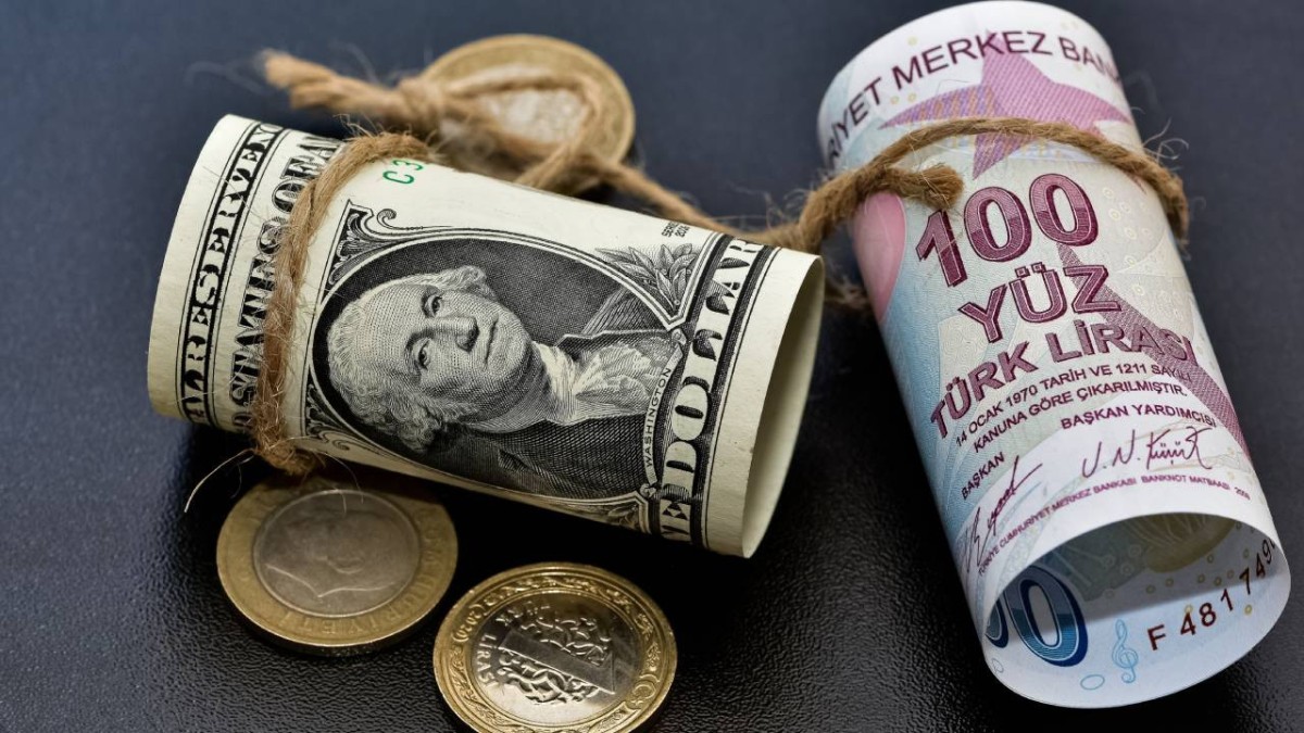 Koç Üniversitesi’nin enflasyon anketi açıklandı: Dolar tahmini yükseldi